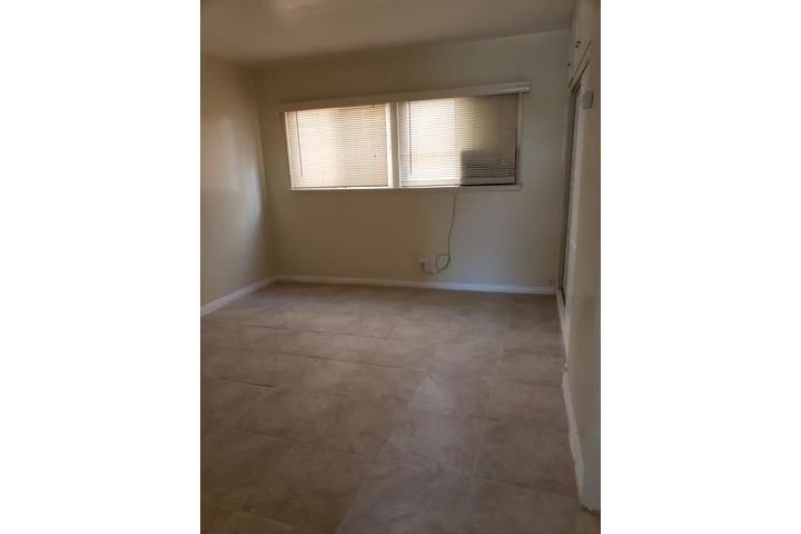 $1795 : LA. 1 bedroom, 1st floor image 7