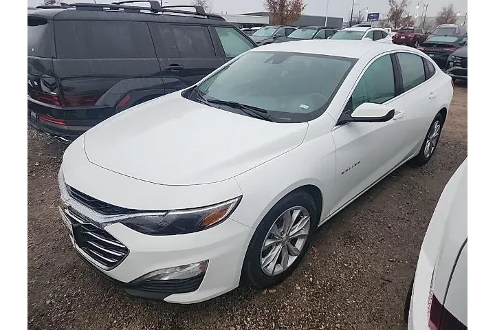 $17529 : Chevrolet Malibu 2023 LT 4dr image 9