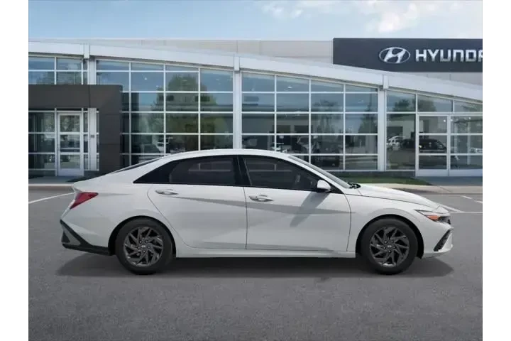 $27725 : Hyundai ELANTRA Hybrid 2025 image 7