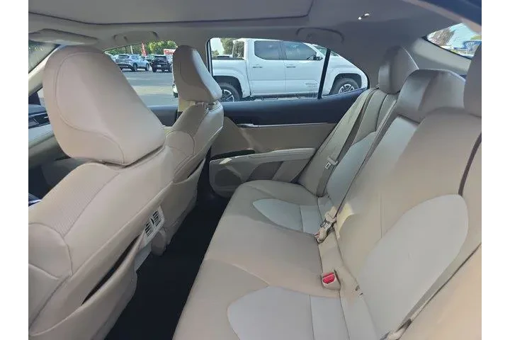 $27995 : Toyota Camry 2020 XLE V6 4dr image 8