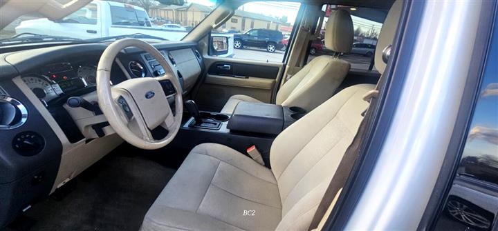 2014 Expedition 2WD 4dr King image 4
