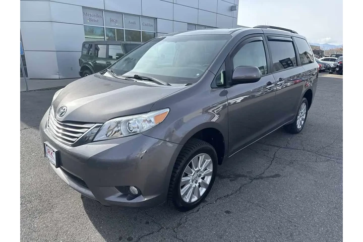 $17710 : 2015 Sienna XLE image 3