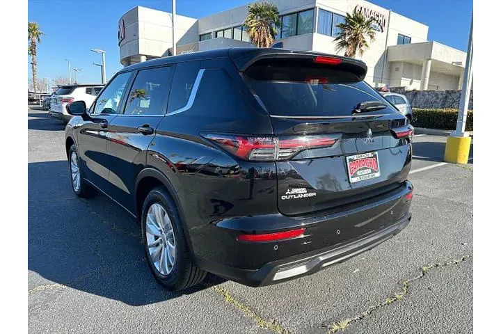 $28995 : Mitsubishi Outlander 2025 AW image 5