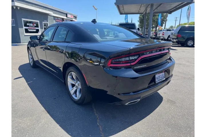 $10998 : 2016 Charger SXT image 6