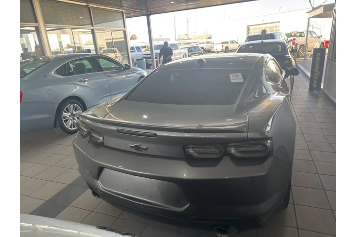 $23185 : Chevrolet Camaro 2020 LT 2dr image 6