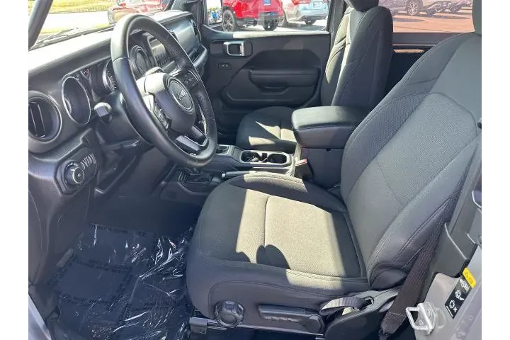 $25950 : Jeep Wrangler 2022 4x4 Sport image 2