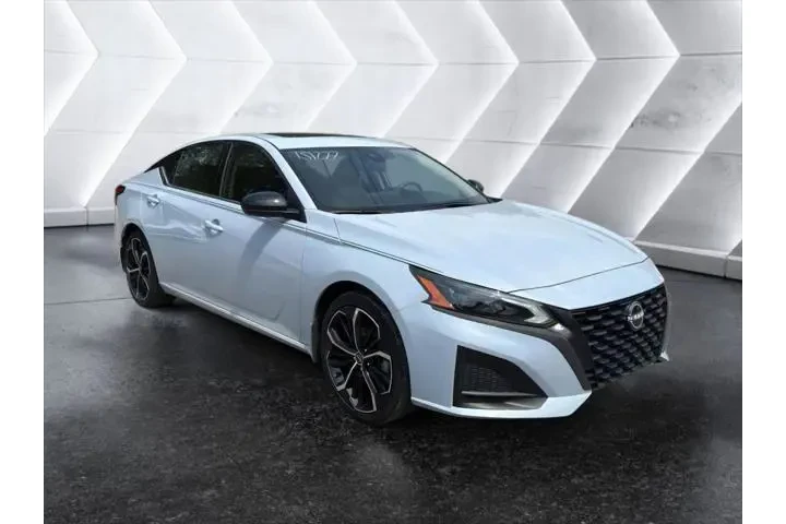 $19995 : Nissan Altima 2023 2.5 SR 4d image 4