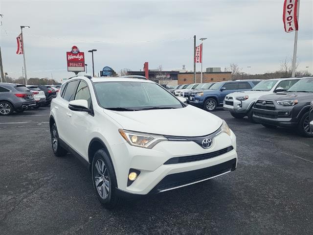 $9990 : PRE-OWNED 2016 TOYOTA RAV4 XLE image 1