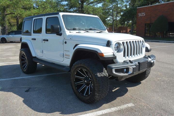 2018 Wrangler Unlimited Sahara image 5