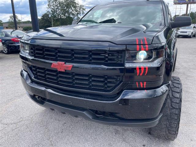 $19900 : 2018 Silverado 1500 Custom image 3