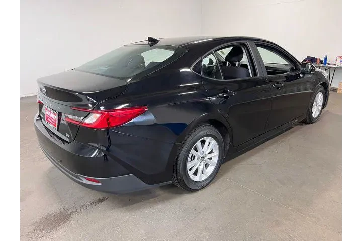 $26416 : Toyota Camry 2025 LE 4dr Sed image 3