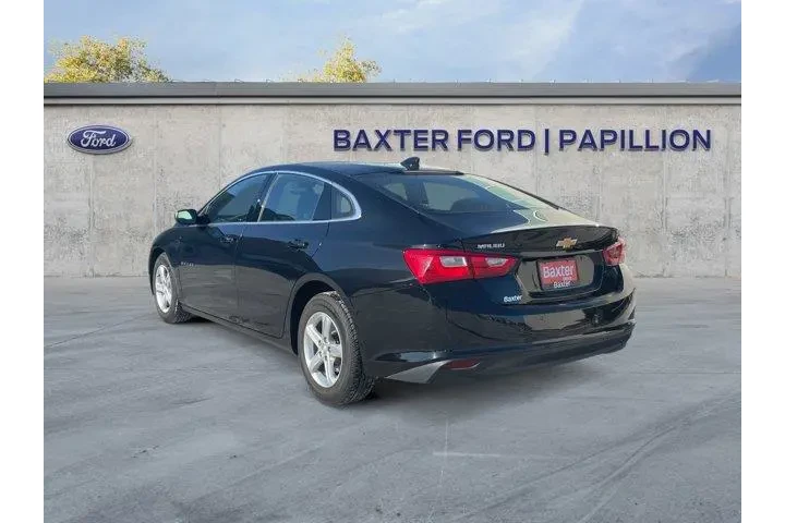 $17911 : Chevrolet Malibu 2024 LT 4dr image 3