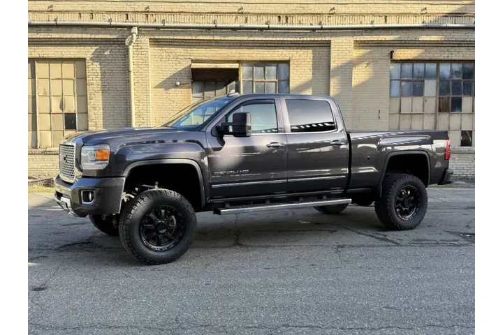 $24988 : 2015 GMC Sierra 3500HD Denali image 4