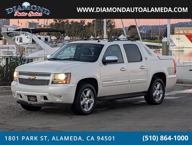 $17988 : 2013 Avalanche LTZ image 2