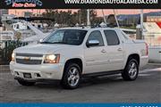 $17988 : 2013 Avalanche LTZ thumbnail