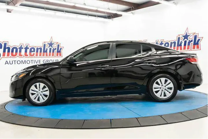 $21072 : Nissan Sentra 2025 S 4dr Sed image 5