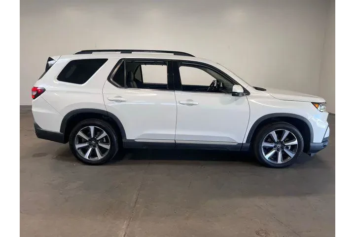 $39920 : Honda Pilot 2023 AWD Touring image 2
