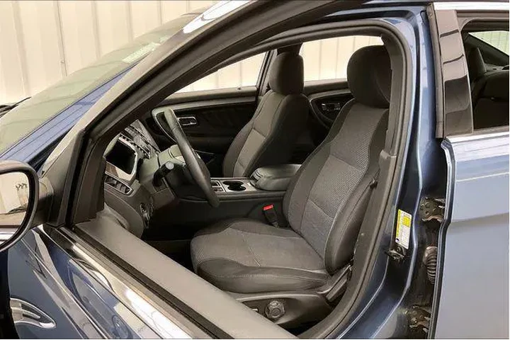 $16490 : Ford Taurus 2019 SEL 4dr Sed image 8