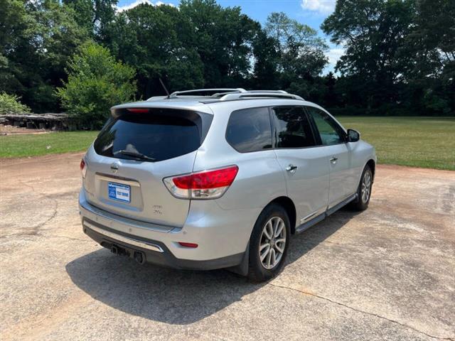 $13500 : 2015 Pathfinder S image 6