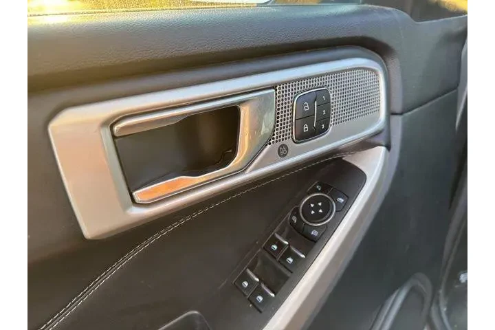 $28000 : Ford Explorer 2022 AWD Limit image 9