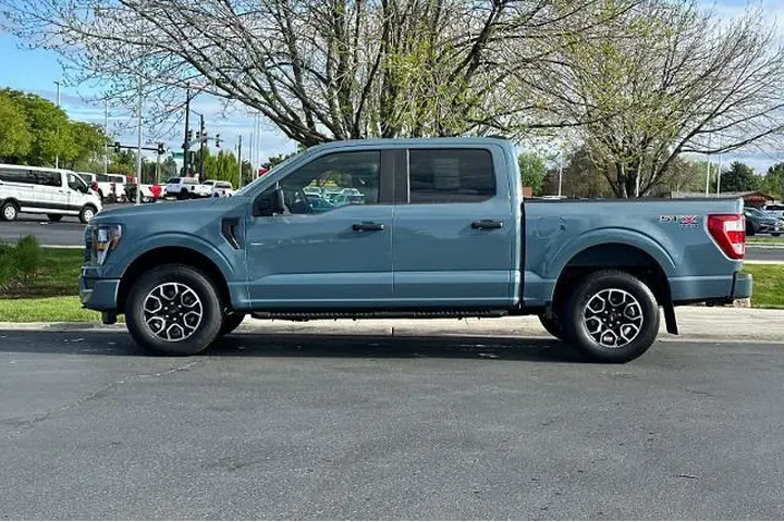 $35995 : Ford F-150 2023 4x4 XLT 4dr image 5