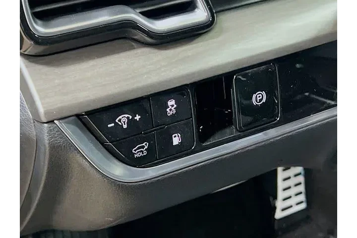 $38755 : Kia Sportage Plug-In Hybrid image 10