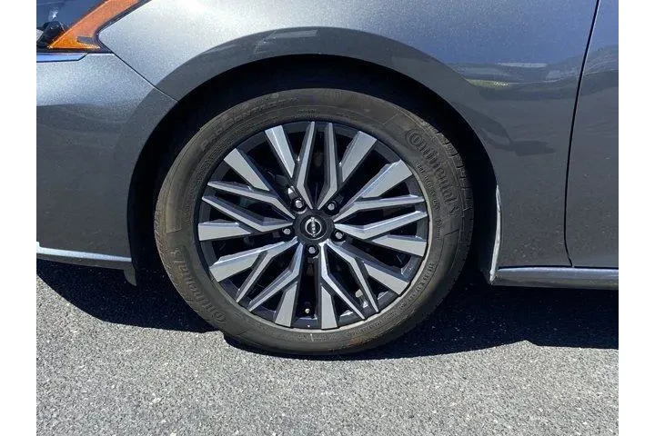 $17167 : Nissan Altima 2025 2.5 SV 4d image 10