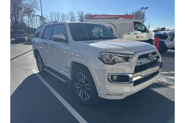 $28987 : Toyota 4Runner 2015 AWD Limi image 5
