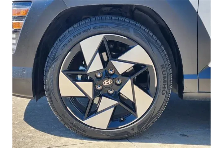 $25807 : Hyundai KONA 2024 Limited 4d image 10