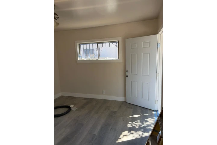 $2100 : Se Renta Casa image 1