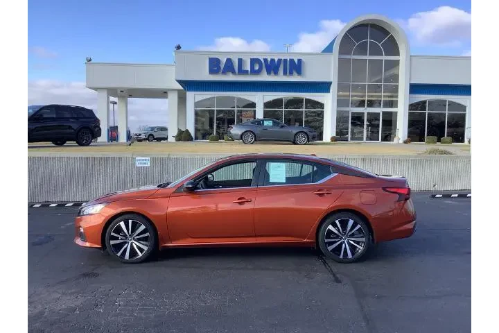 $27950 : Nissan Altima 2021 2.5 SR 4d image 4