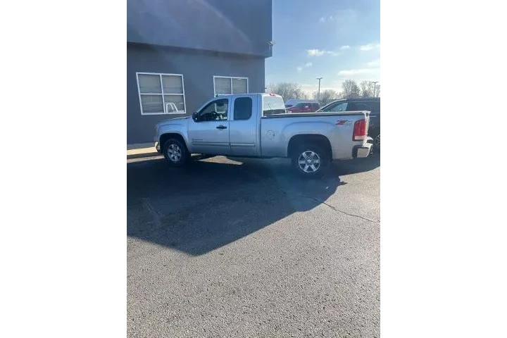 $13995 : GMC Sierra 1500 2011 4x4 SLE image 8