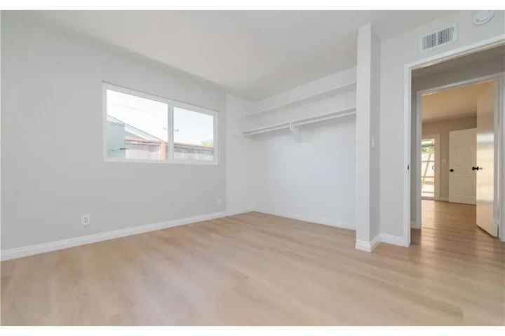 $2175 : 2 Bedroom Home in Los Angeles image 7
