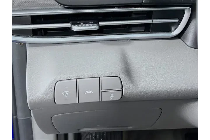 $17143 : Hyundai ELANTRA 2023 SEL 4dr image 8