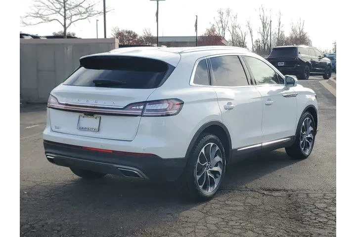 $39995 : Lincoln Nautilus 2022 AWD Re image 6