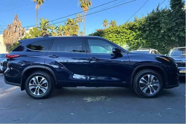 $30499 : Toyota Highlander Hybrid 202 image 3
