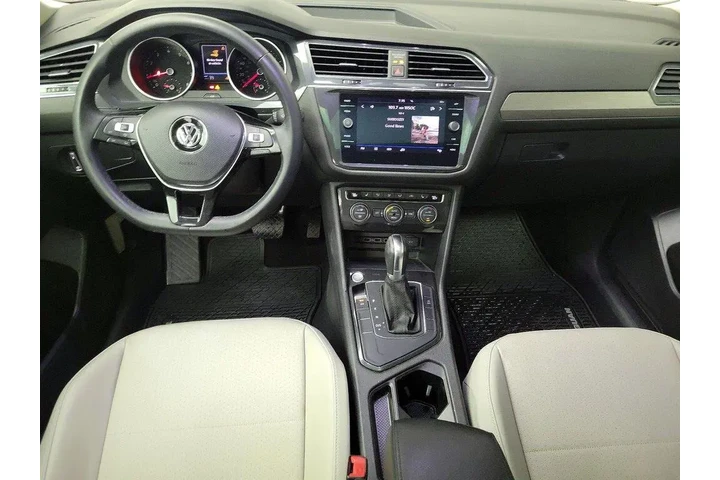 $17998 : Volkswagen Tiguan 2019 SE 4d image 9