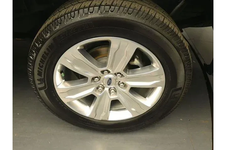 $30233 : Ford F-150 2020 4x2 XL 4dr S image 9