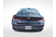 $19706 : Hyundai ELANTRA 2023 SEL 4dr thumbnail