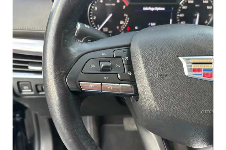 2023 XT4 FWD Luxury image 9