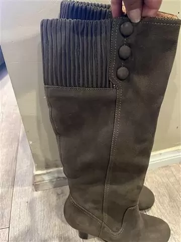 $20 : De venta un par de botas image 3