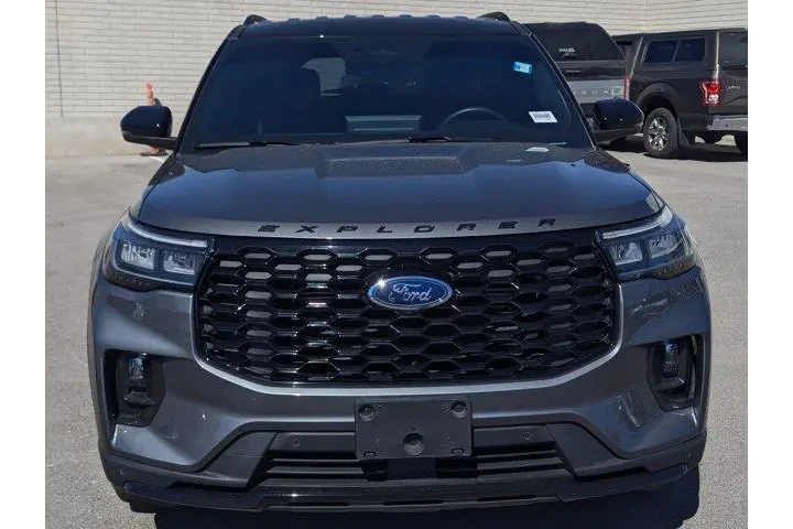 $39999 : Ford Explorer 2025 ST-Line 4 image 6