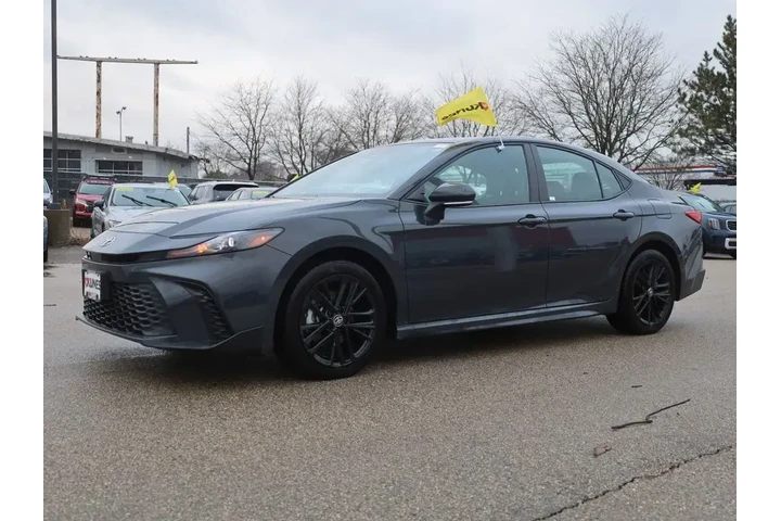 $29677 : Toyota Camry 2025 AWD SE 4dr image 5