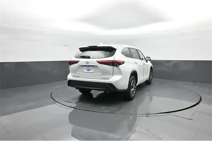 $39921 : Toyota Highlander 2023 AWD L image 7