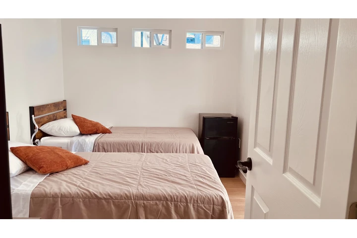 $1300 : Habitación nueva e independie image 4