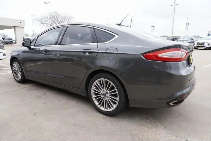 $8988 : Ford Fusion 2015 SE 4dr Seda image 4