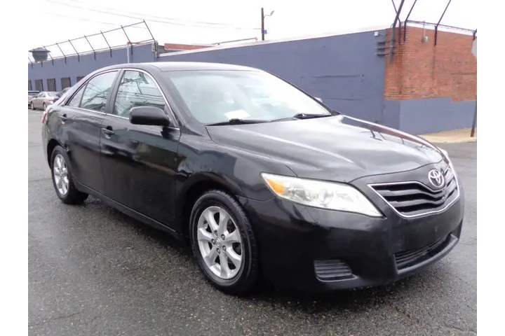 $4950 : 2011 Camry LE image 3