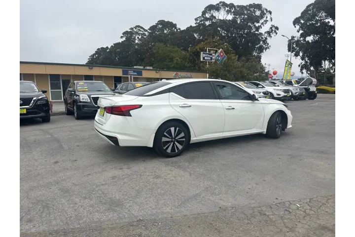$16999 : 2021 Altima 2.5 SV image 5