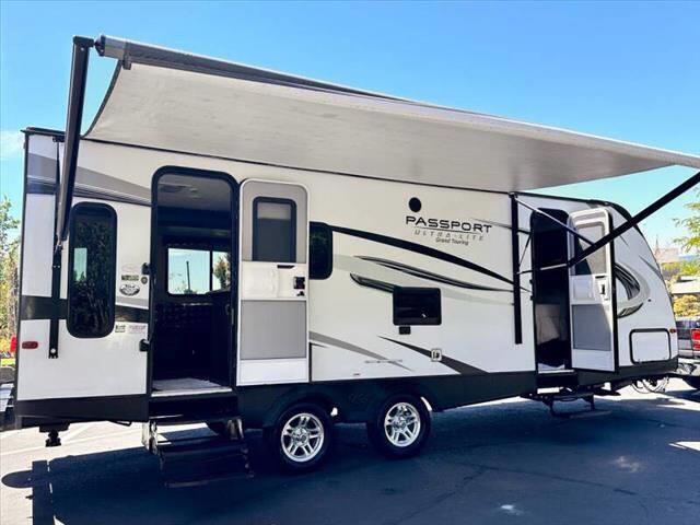 $17900 : 2017 Keystone RV Passport 245 image 7