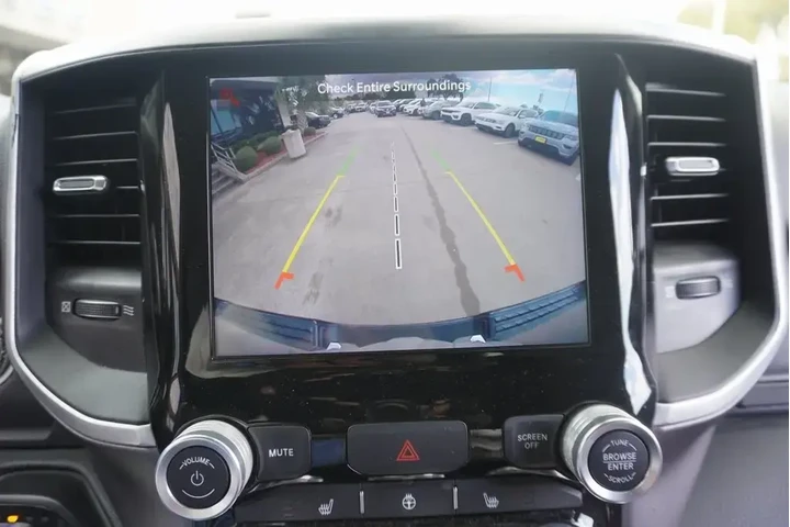 $39988 : Ram 1500 2022 4x4 Big Horn 4 image 9